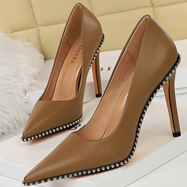 Rivet Woman Pumps