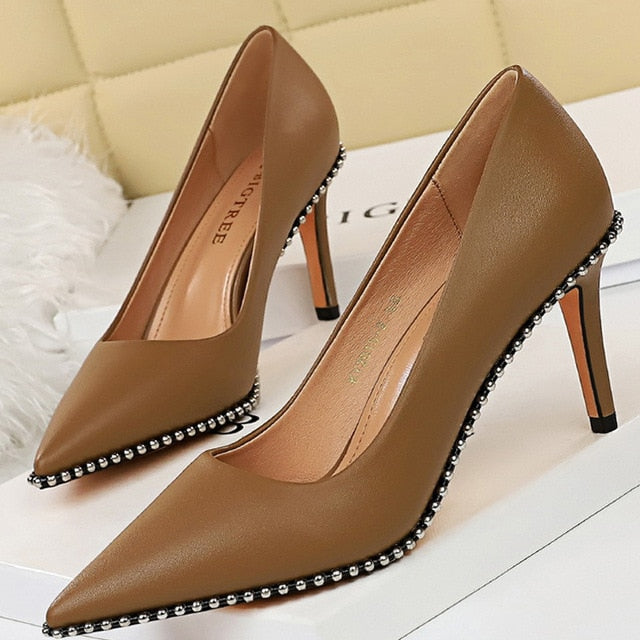 Rivet Woman Pumps